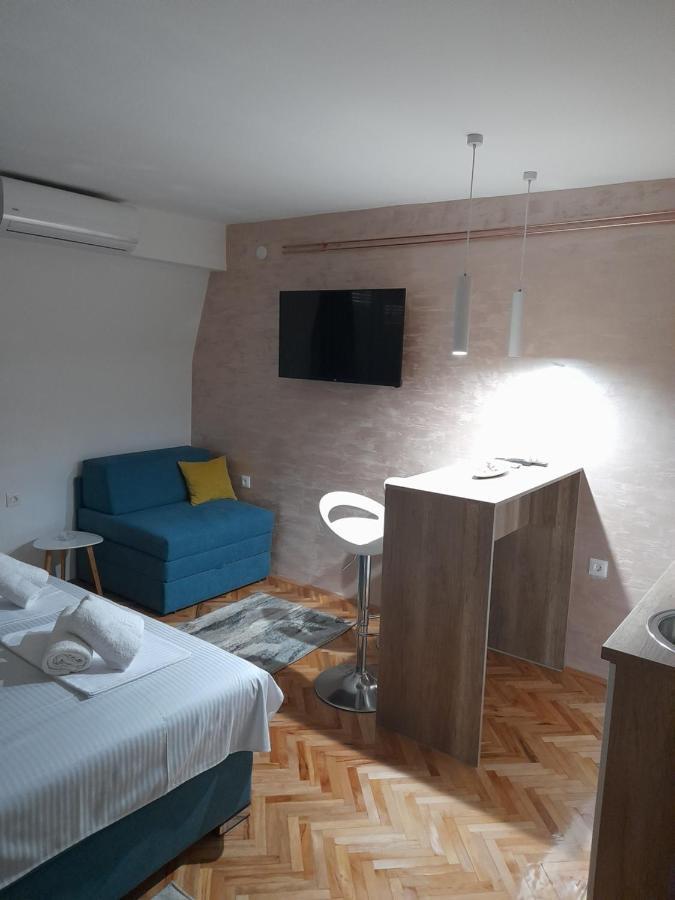 Holiday Apartament Three Ni Εξωτερικό φωτογραφία