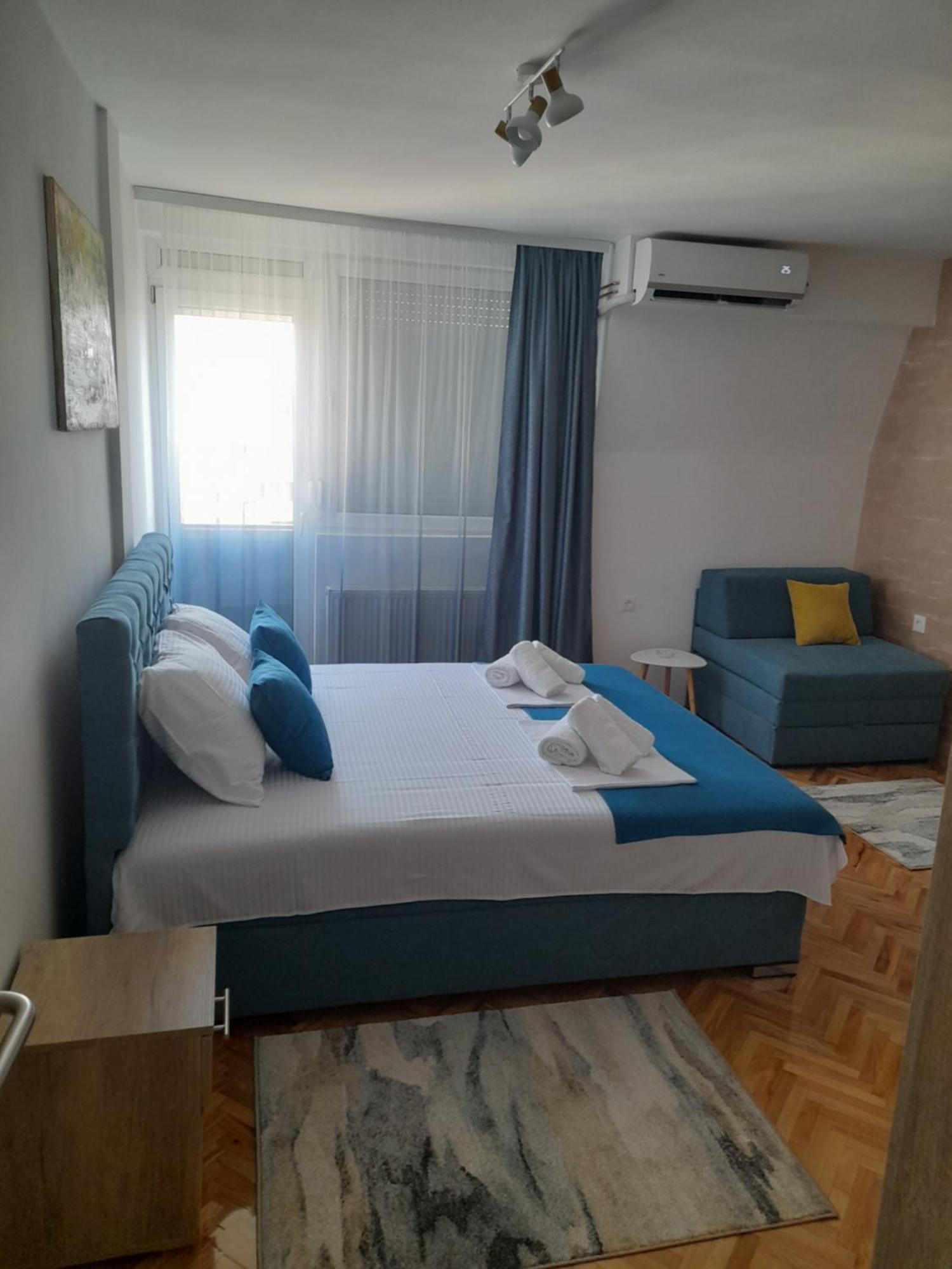Holiday Apartament Three Ni Εξωτερικό φωτογραφία
